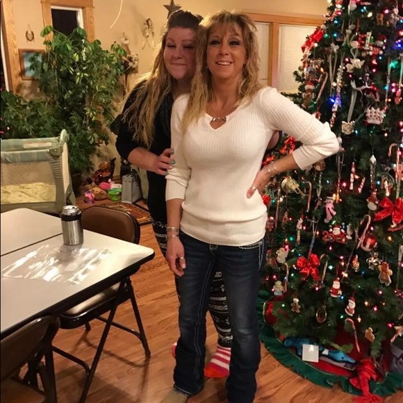 Meet your Posher, Angie - Picture 2 of 2